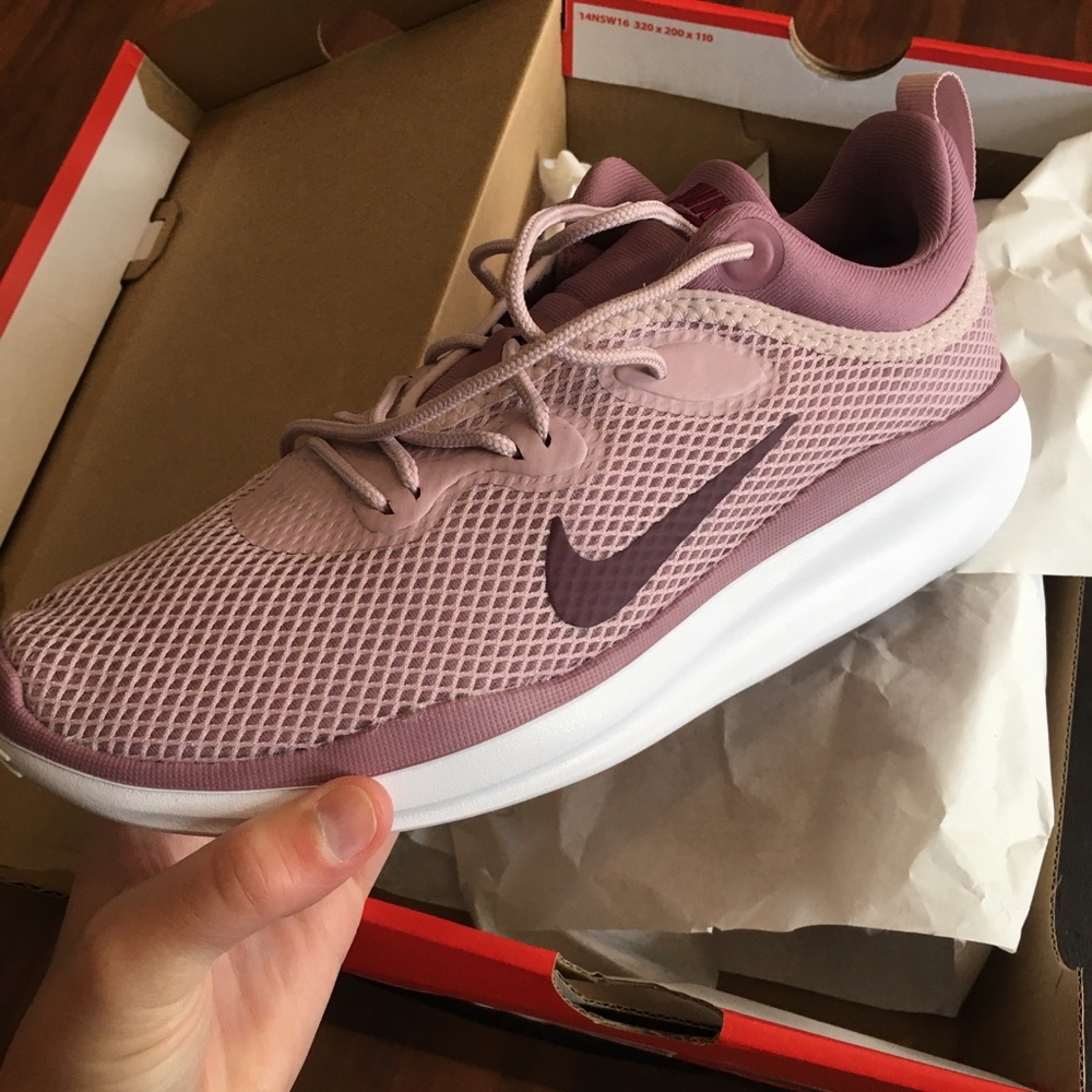 Womens size 8.5 nikes